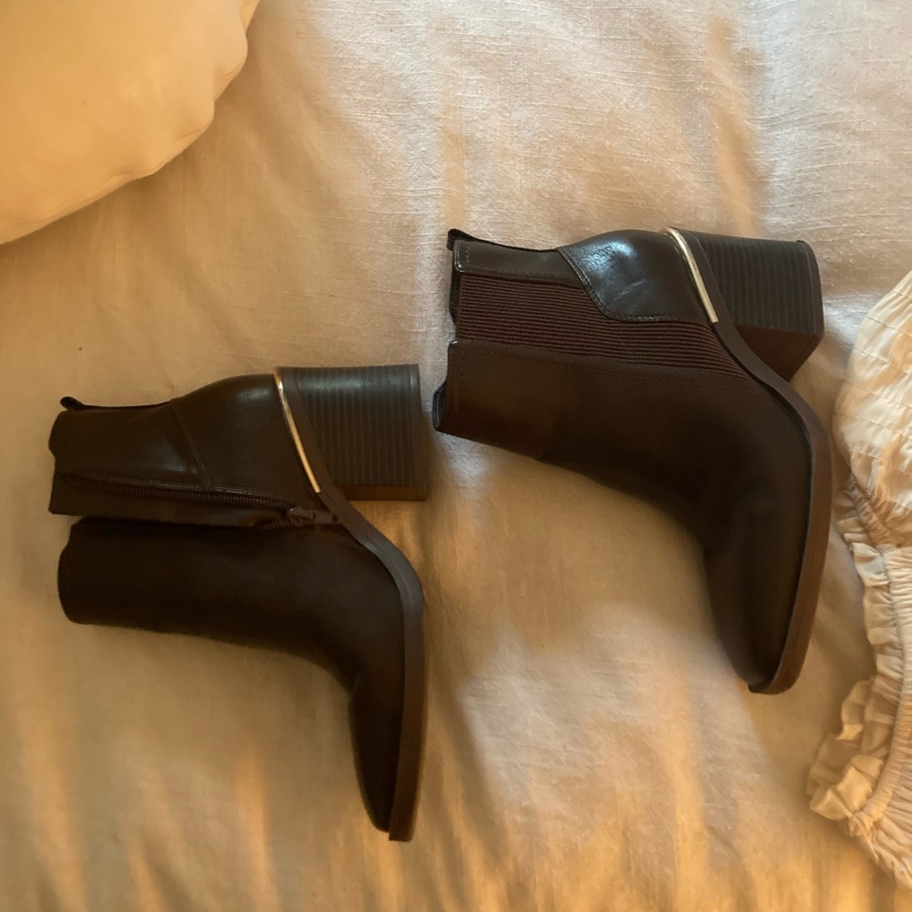 Kelly & Katie Brown Ankle Boots- size 7m